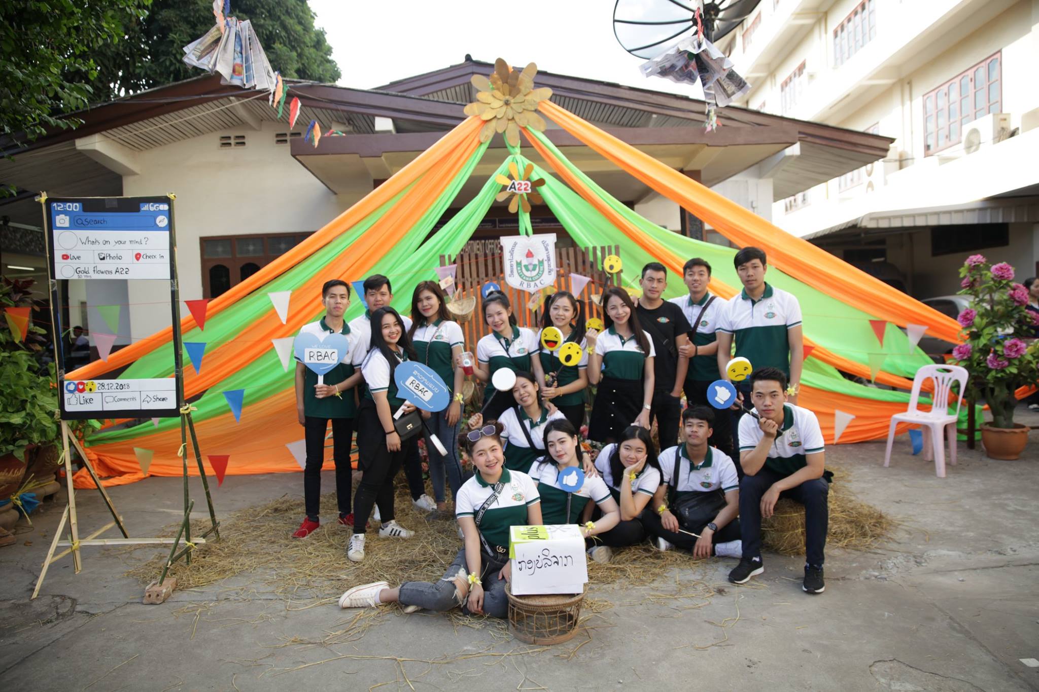 ນັກສຶກສາສາຍການຕະຫຼາດ ໄດ້ຈັດກິດຈະກຳຮັບນ້ອງໃໝ່